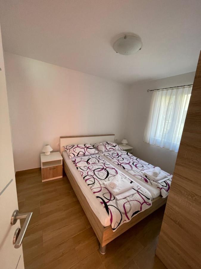 Appartement Rozmaryn à Nerezine Extérieur photo