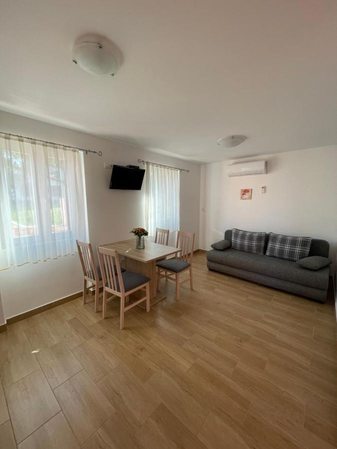 Appartement Rozmaryn à Nerezine Extérieur photo
