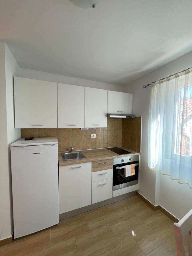 Appartement Rozmaryn à Nerezine Extérieur photo