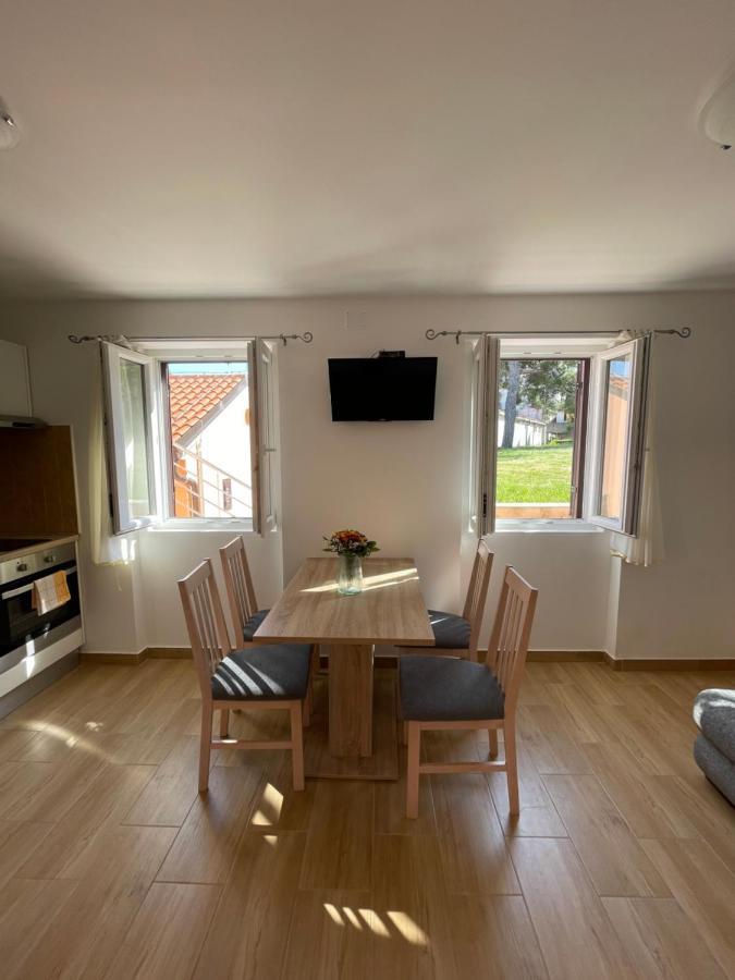 Appartement Rozmaryn à Nerezine Extérieur photo